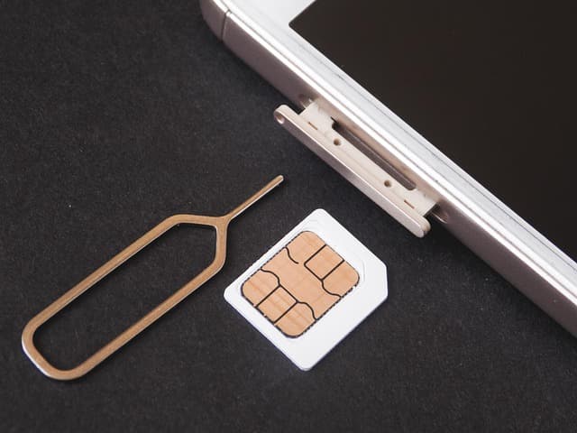 eSIM คืออะไร? ทำความรู้จักซิมดิจิทัลที่กำลังมาแทนซิมการ์ดแบบเดิม